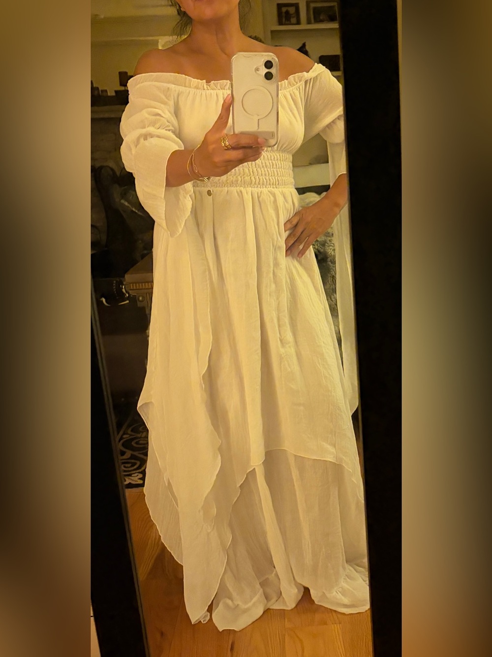 Elegant White Off-Shoulder Dress - Picture 4 of 7